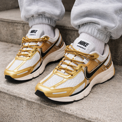Nike Gold Avia