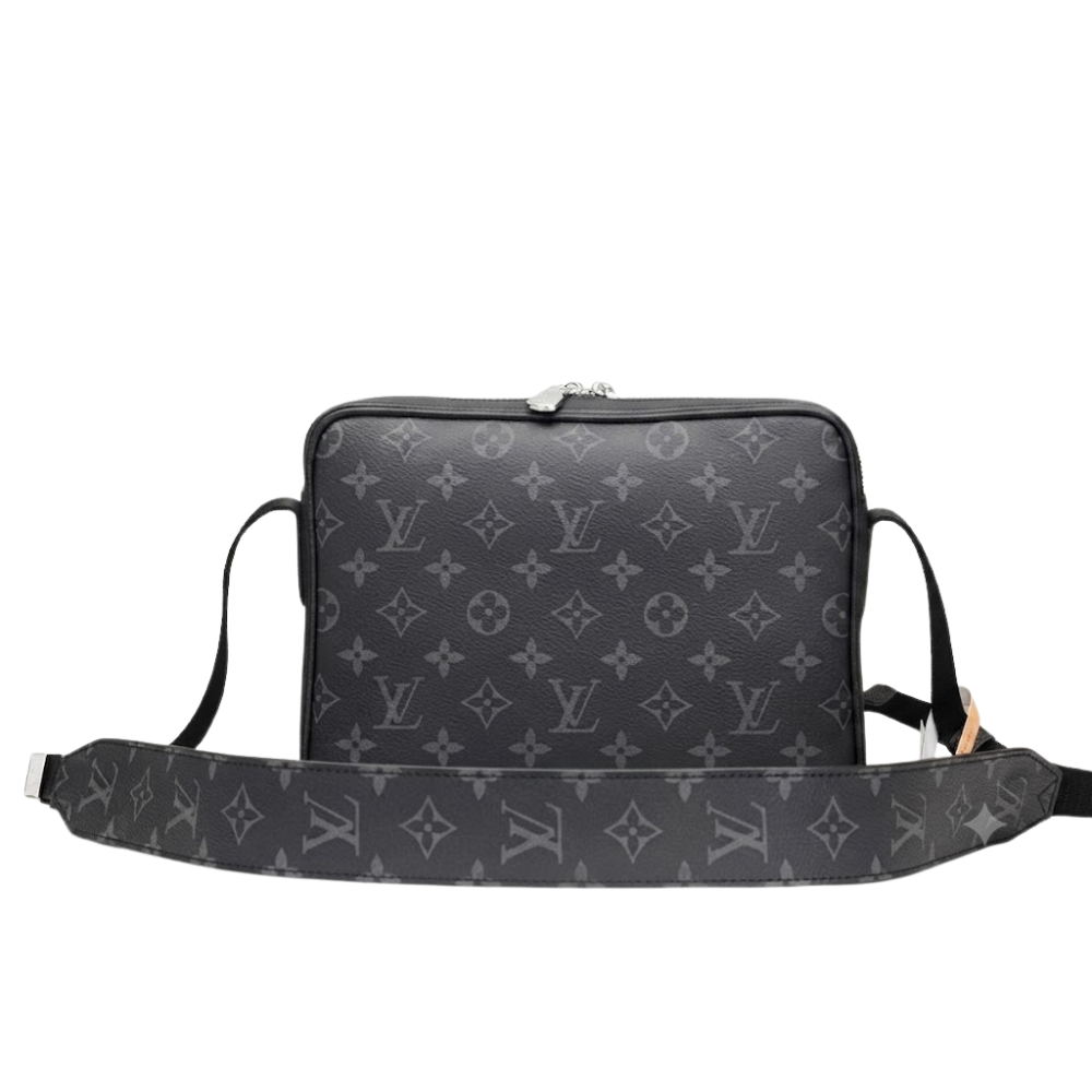 LV Outdoor Messenger